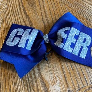 Cheer bow